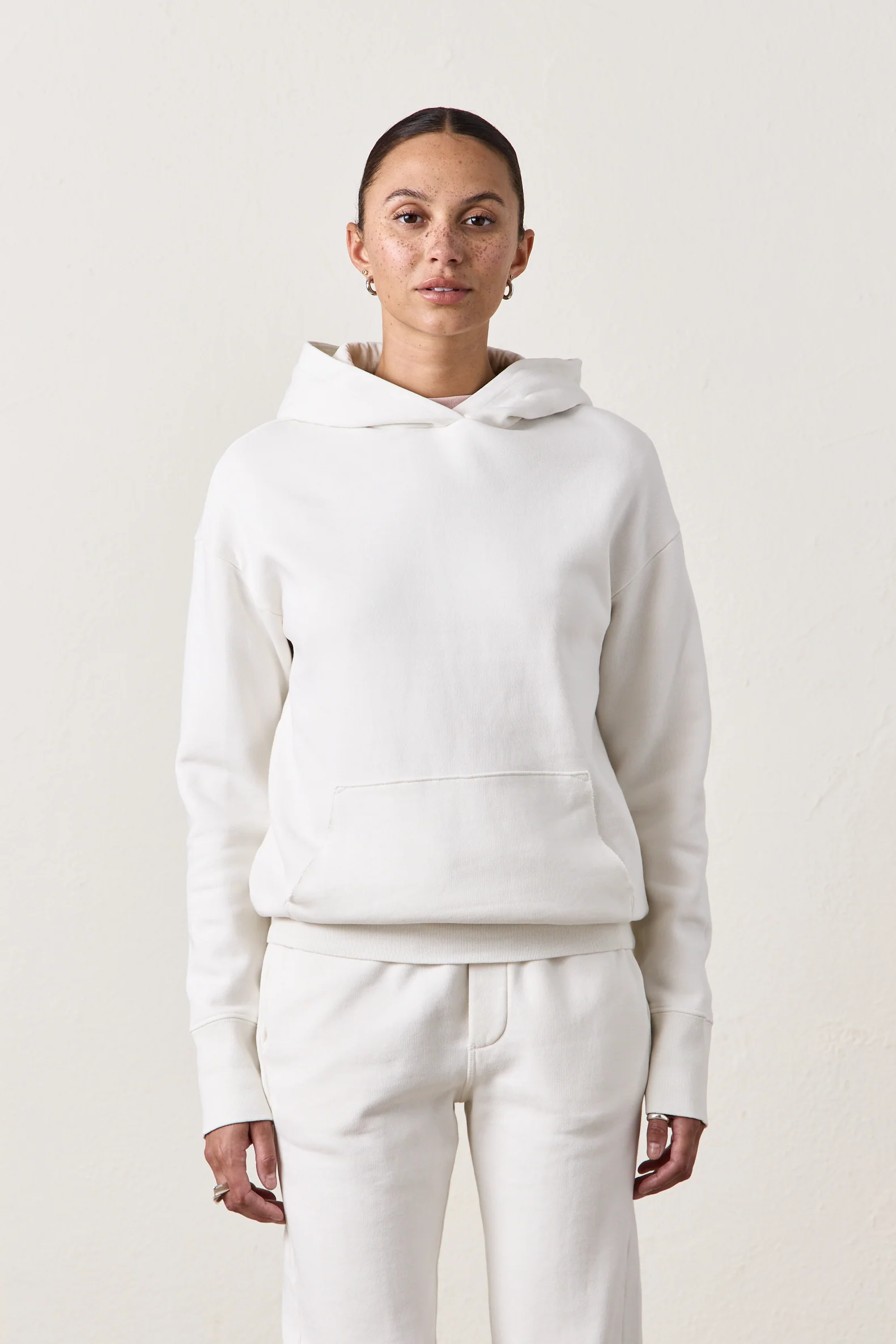 ELLIS RELAXED COZY FLEECE HOODY / SOFT WHITE - Renuaun