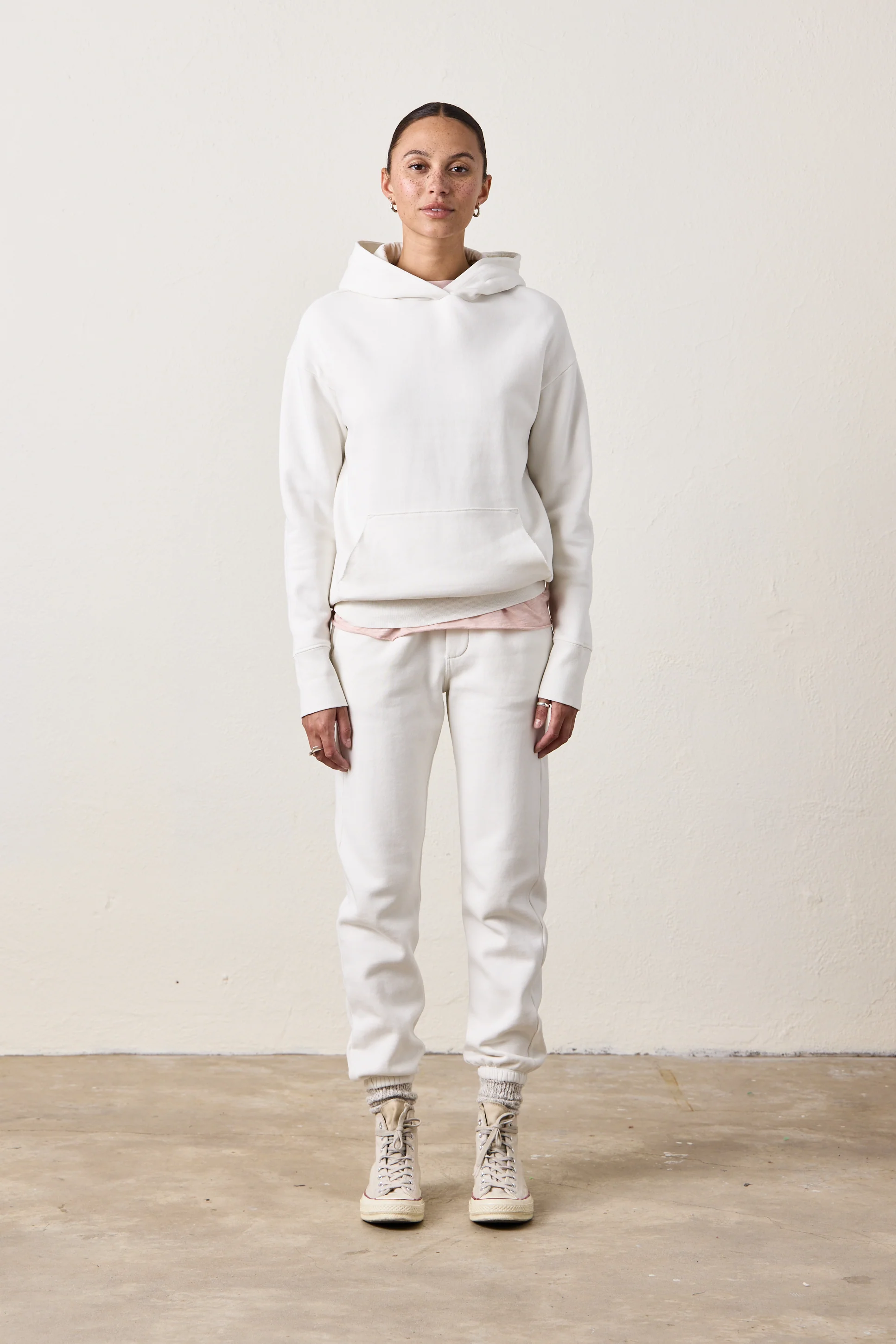 ELLIS RELAXED COZY FLEECE HOODY / SOFT WHITE - Renuaun