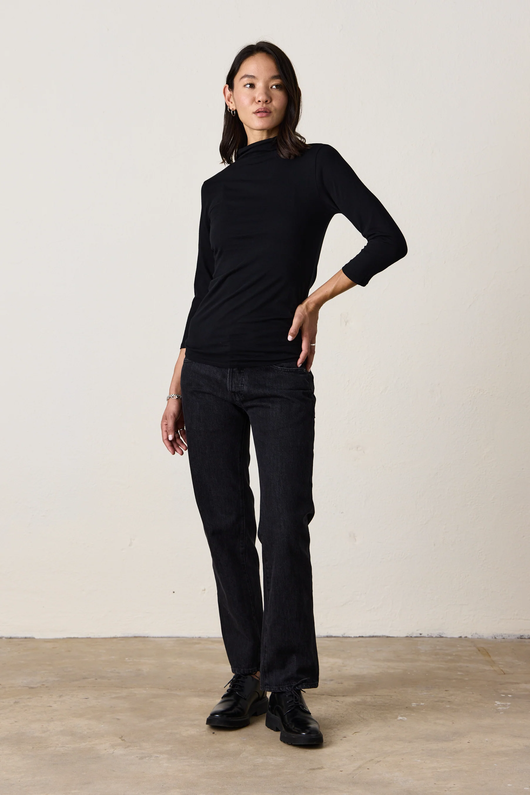 PETRA MOCK NECK TEE / BLACK - Renuaun