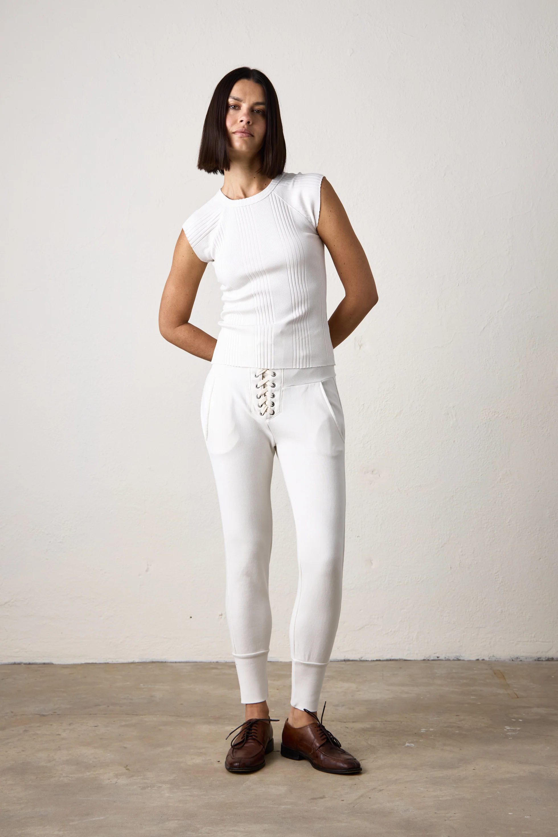 CHLOE FITTED VARIEGATED RIB TEE / SOFT WHITE - Renuaun