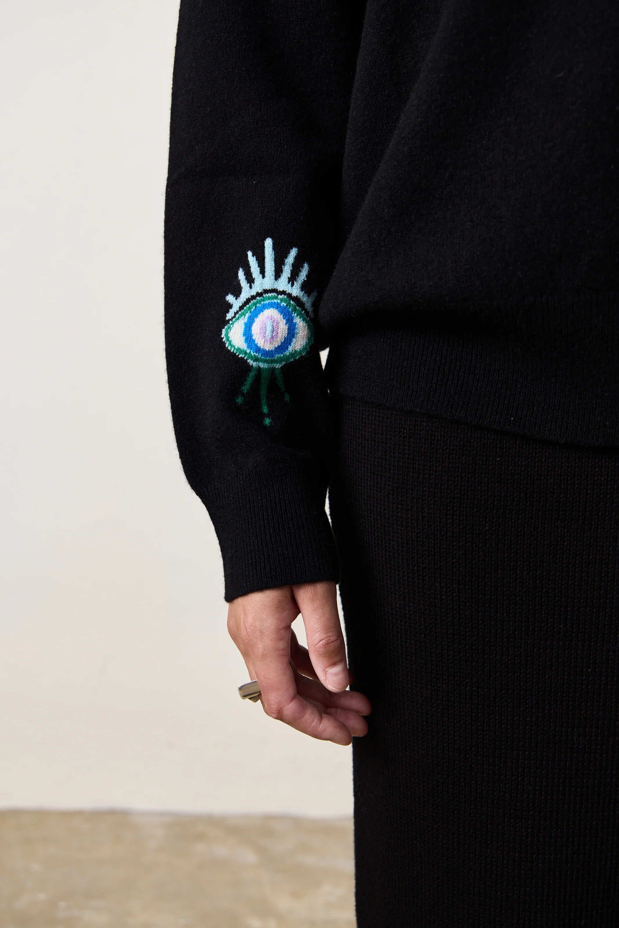 NSF X Jacquie Aiche - Big Eye Cashmere Crew - Black - Renuaun