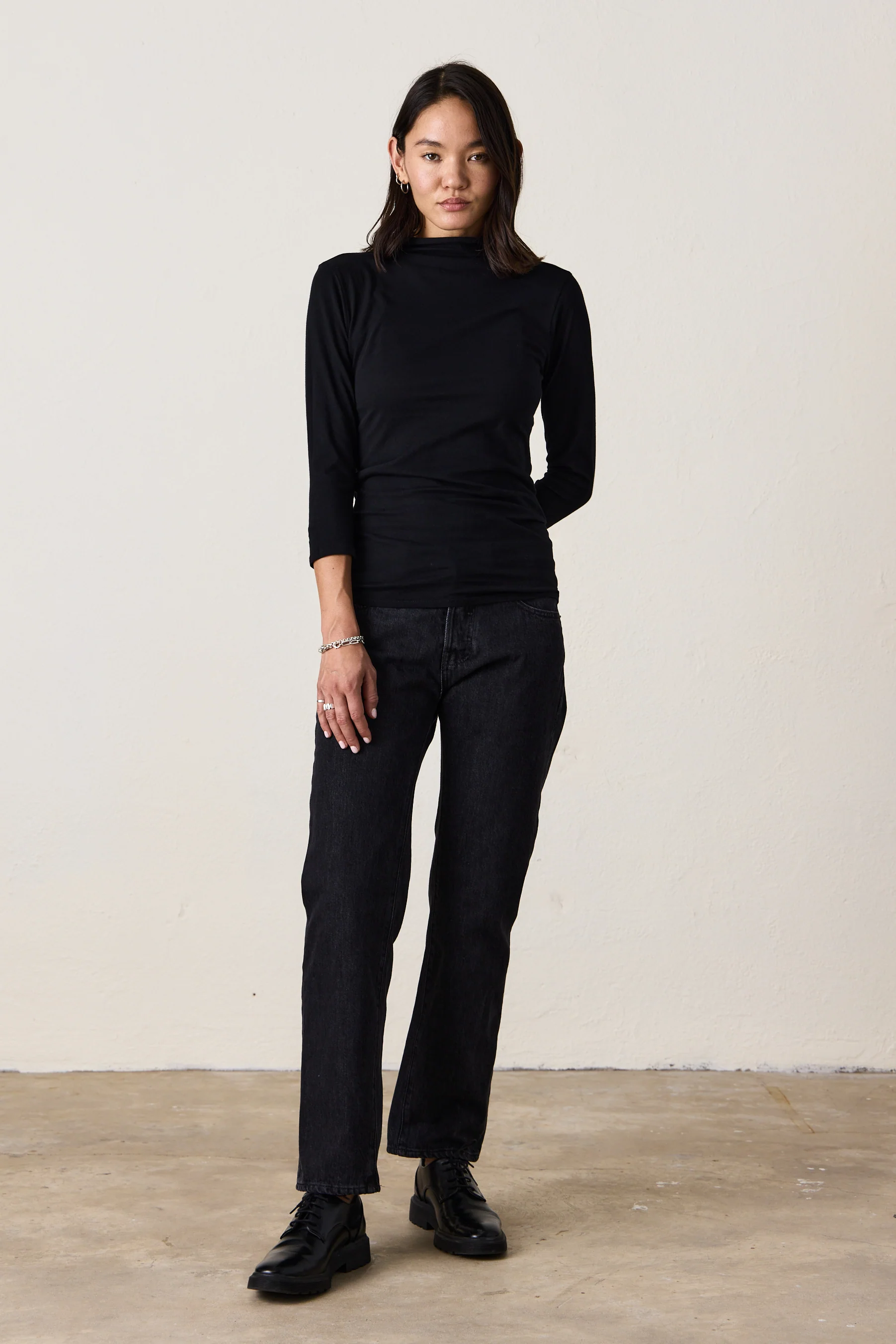 PETRA MOCK NECK TEE / BLACK - Renuaun