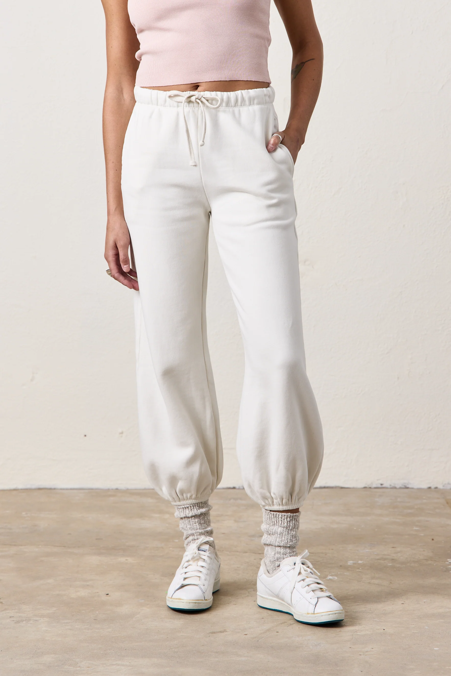 SHANE BILLOW COZY FLEECE SWEATPANT / SOFT WHITE - Renuaun