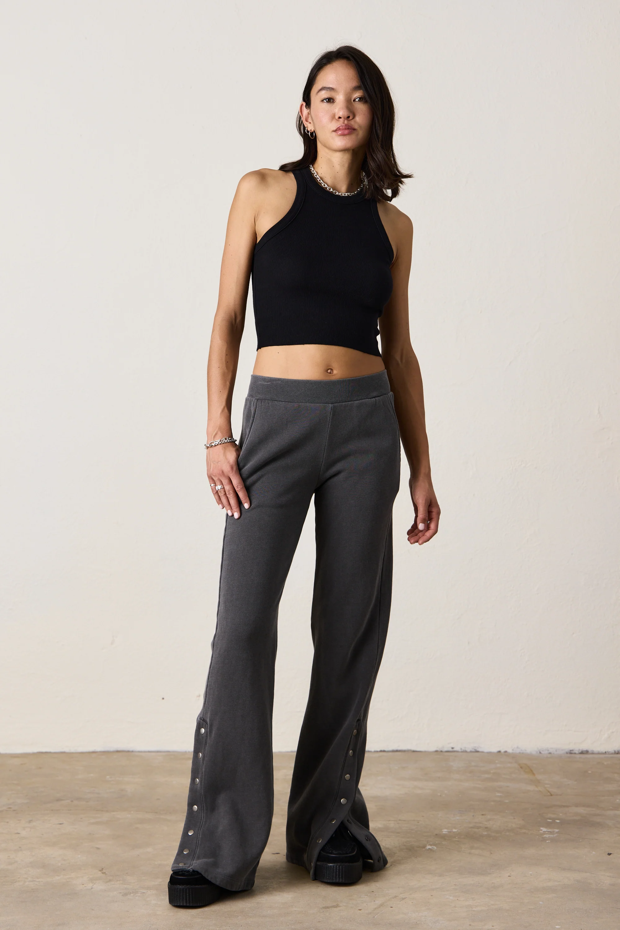 RAMONA COZY FLEECE WARMUP SWEATPANT / FADED BLACK - Renuaun