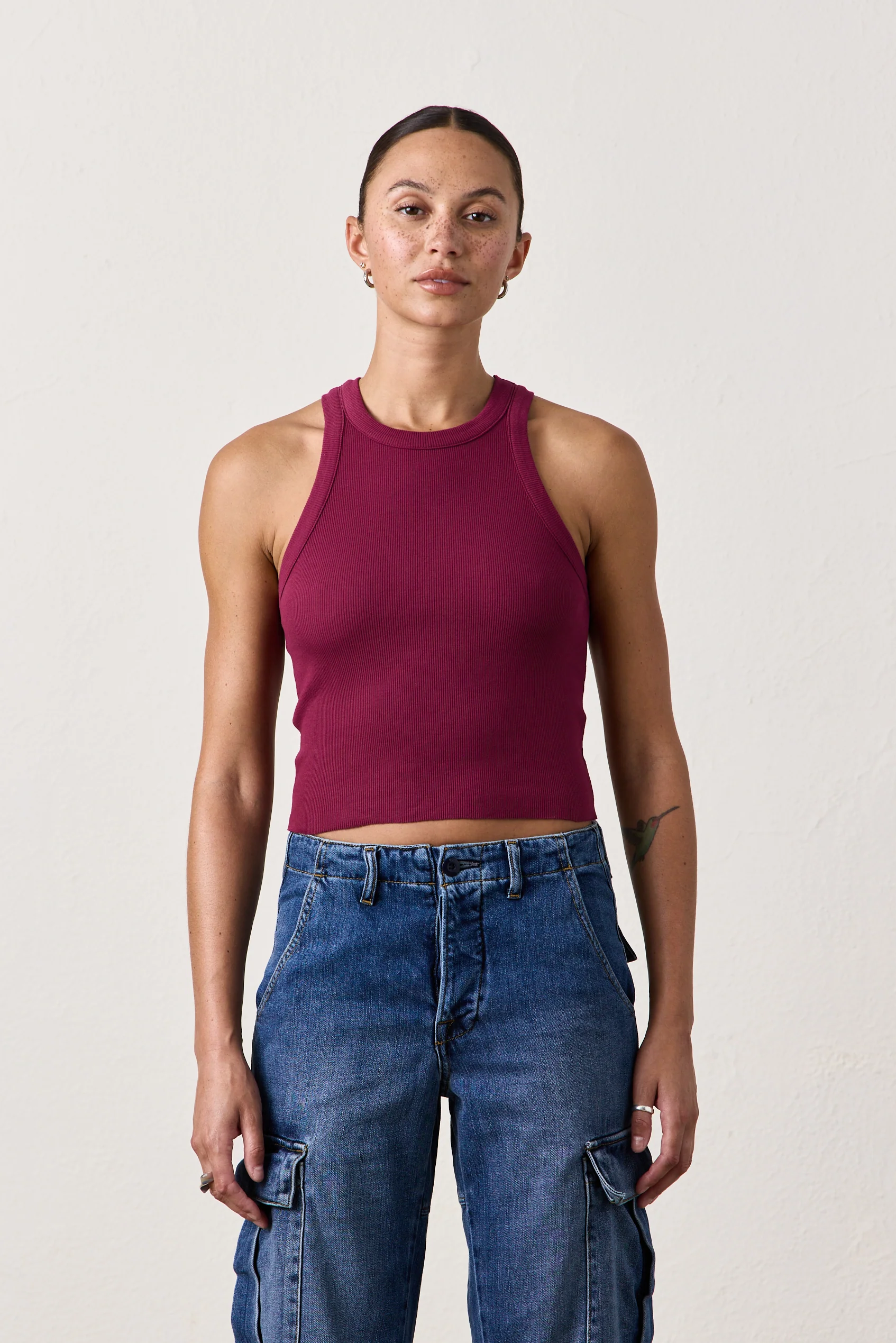 AMAYA FITTED CROP RIB TANK / DARK CHERRY - Renuaun