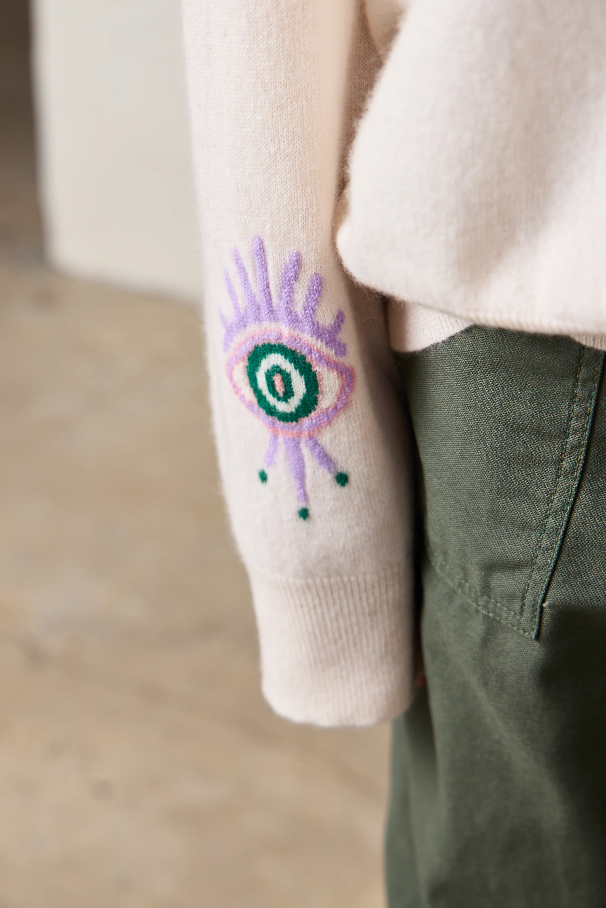 NSF X Jacquie Aiche - Big Eye Cashmere Crew - Feather - Renuaun
