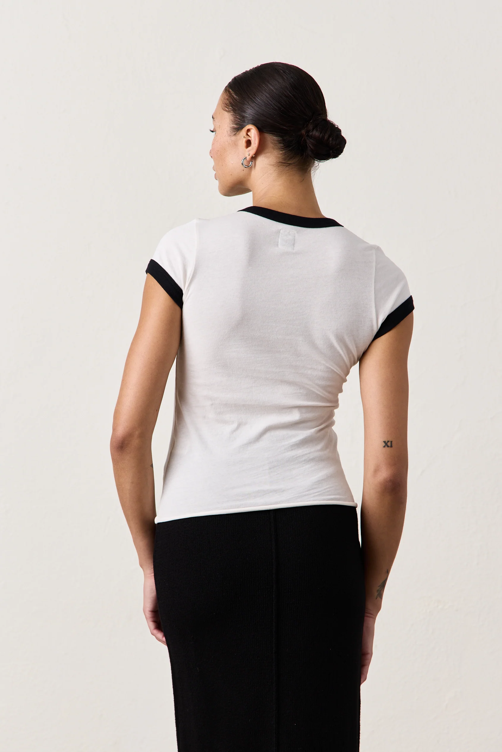 BODHI FINE JERSEY RINGER BABY TEE / IVORY/BLACK - Renuaun