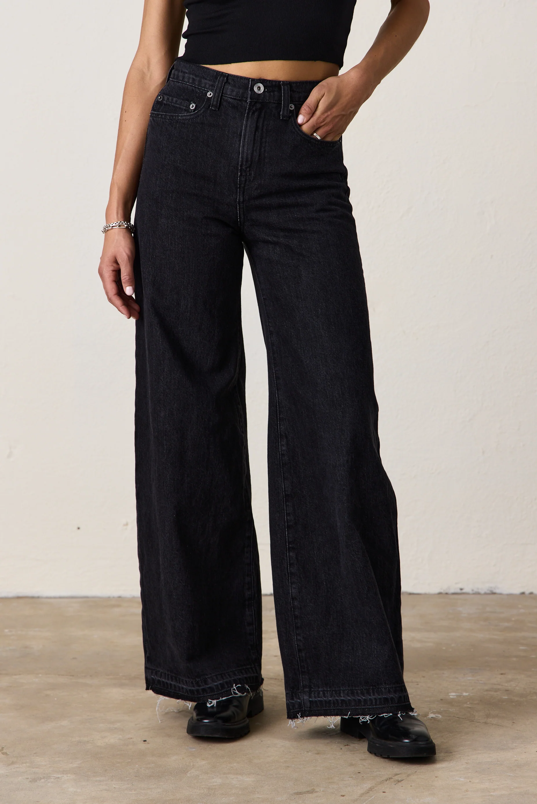 DELTA HIGH WAIST WIDE LEG JEAN / NOIR WASH - Renuaun