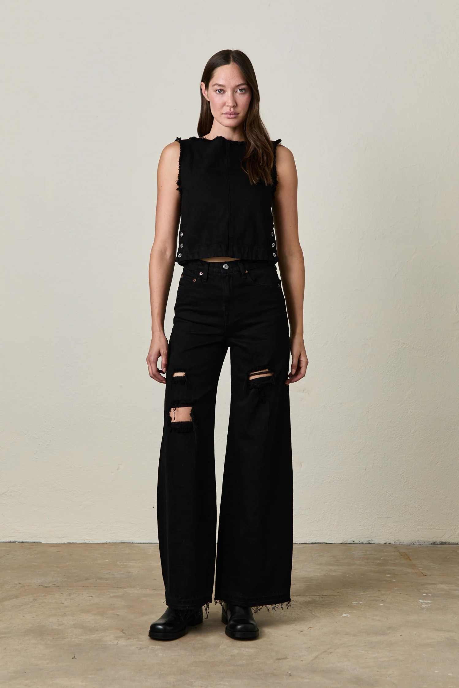 DELTA HIGH WAIST WIDE LEG JEAN / OVERDYE BLACK DESTROY - Renuaun