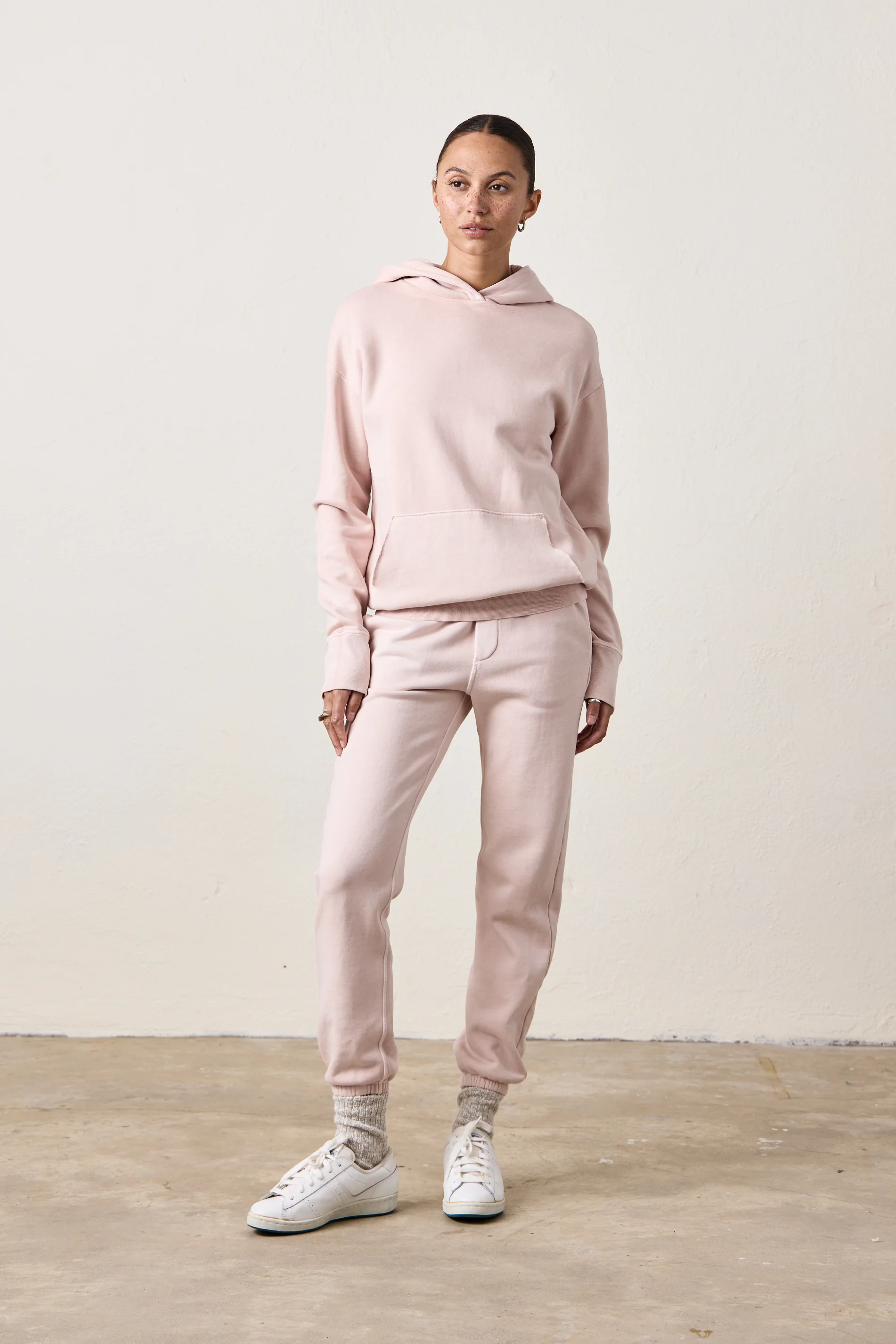 ELLIS RELAXED COZY FLEECE HOODY / ROSY - Renuaun
