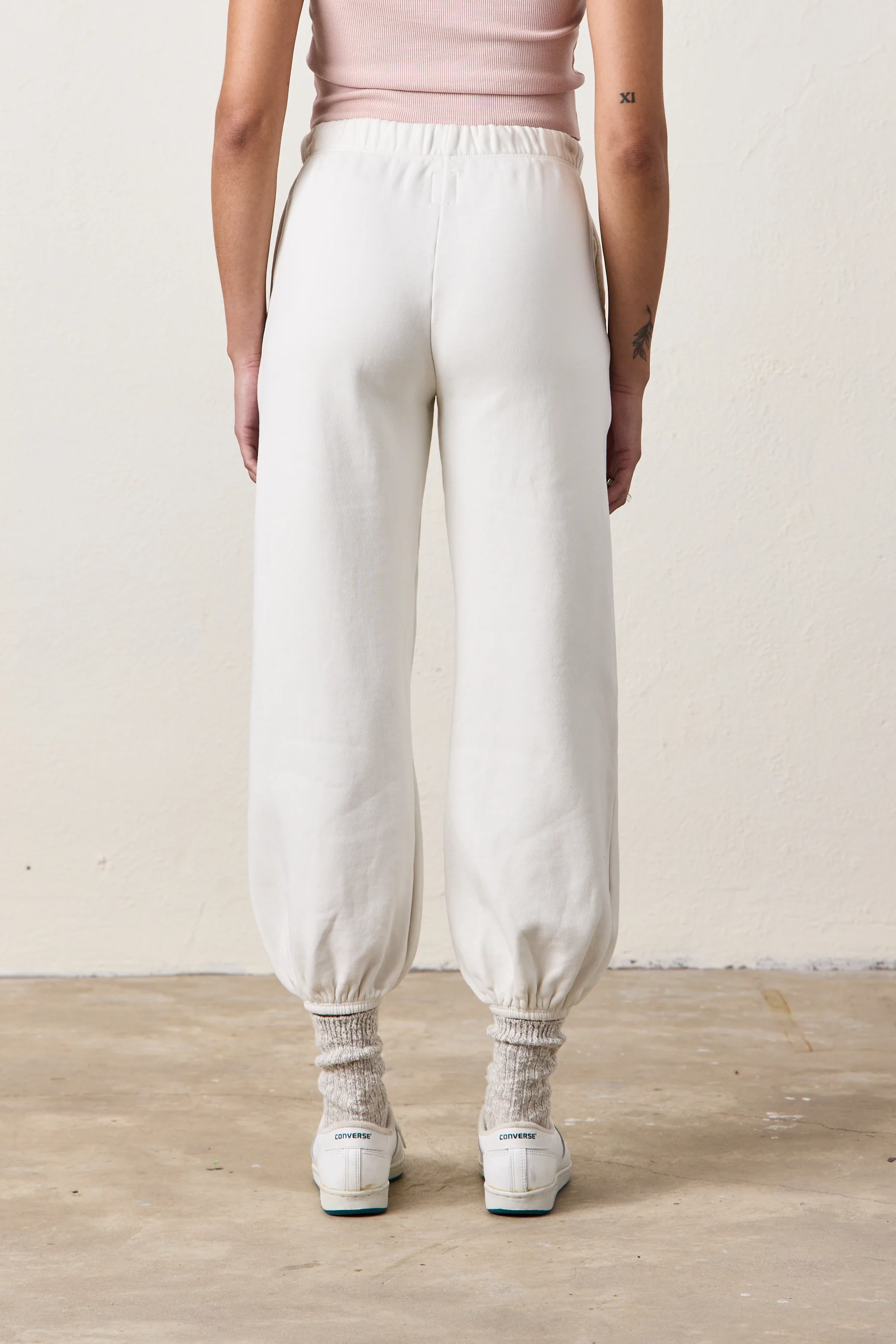 SHANE BILLOW COZY FLEECE SWEATPANT / SOFT WHITE - Renuaun