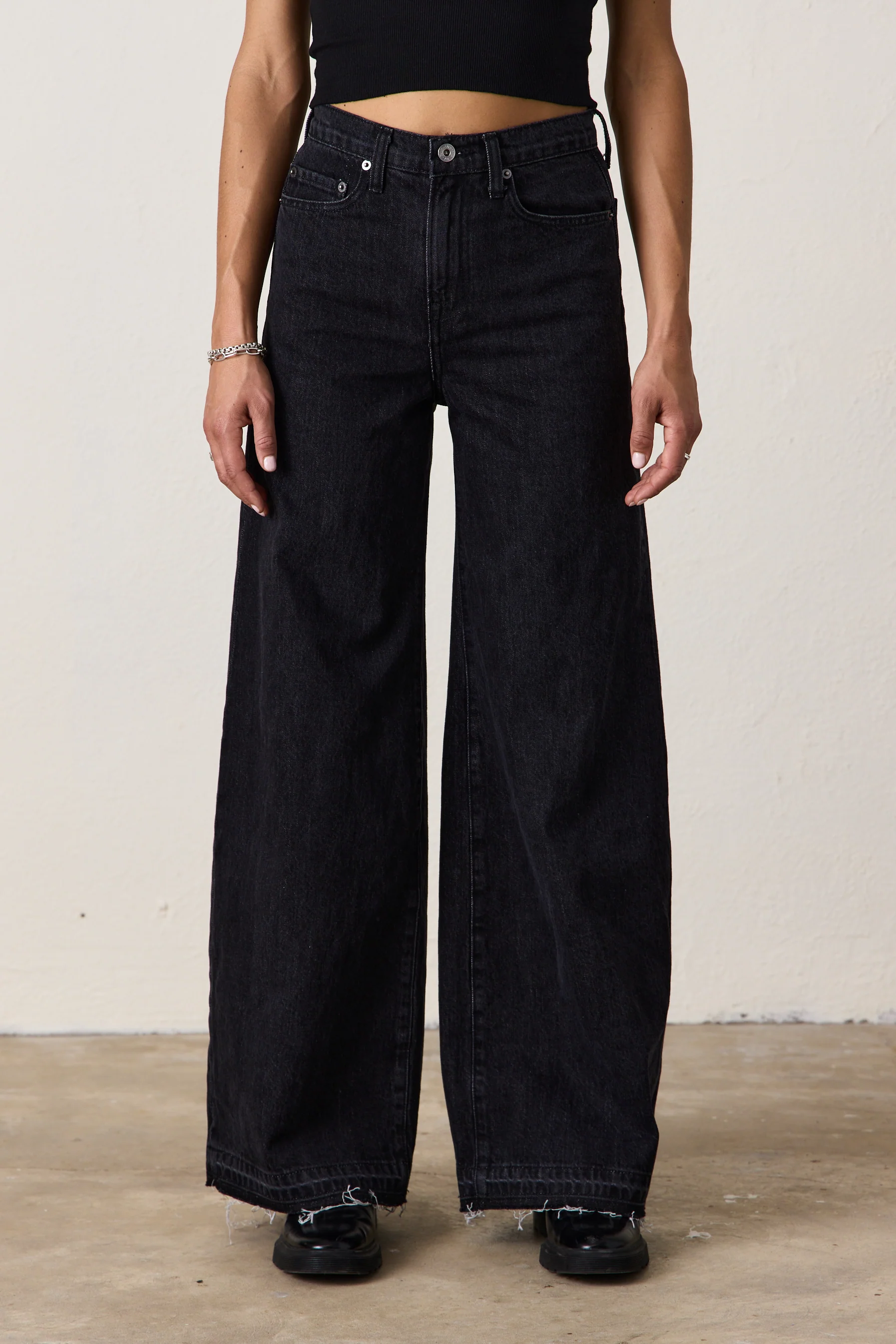 DELTA HIGH WAIST WIDE LEG JEAN / NOIR WASH - Renuaun