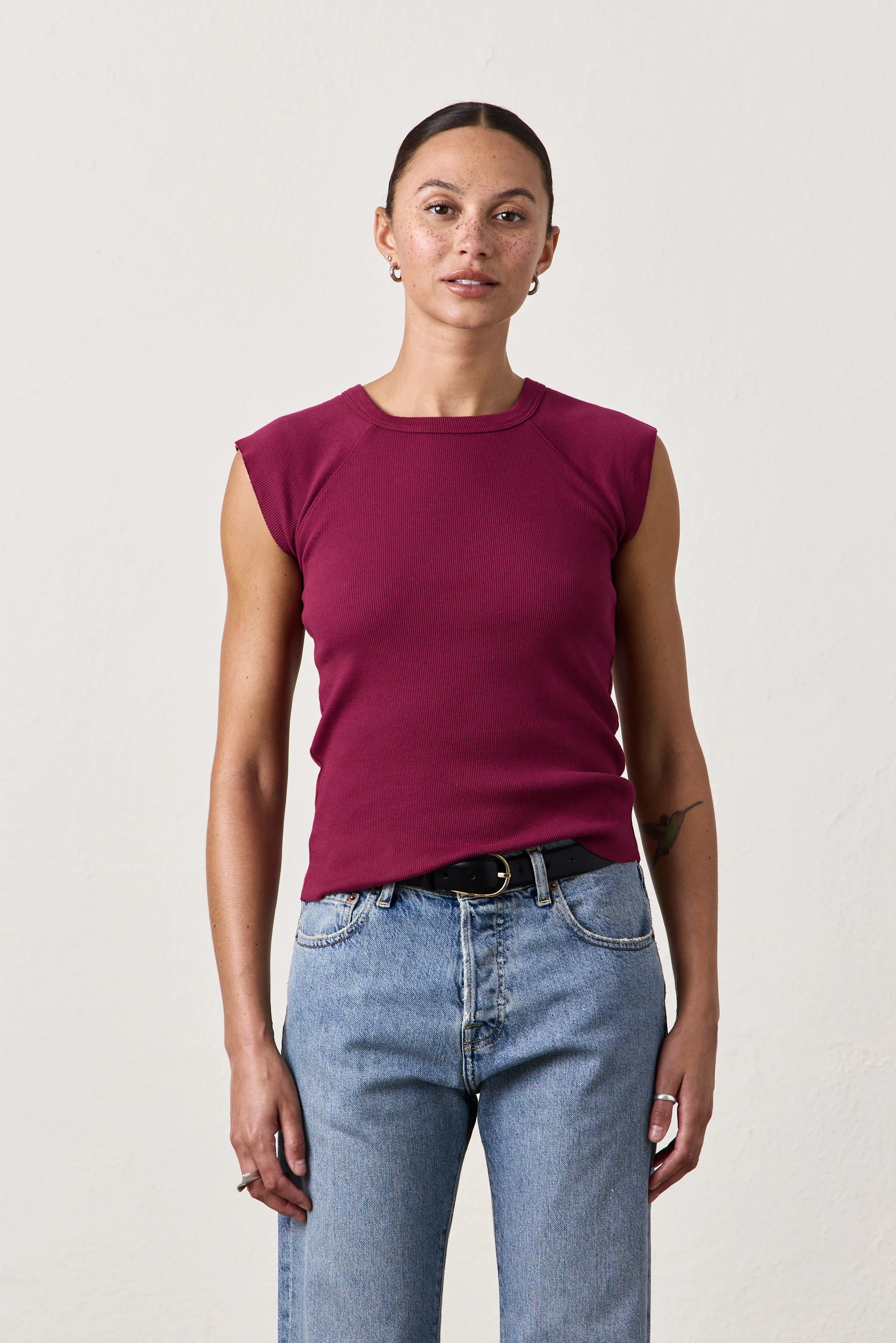 CHLOE FITTED RIB TEE / DARK CHERRY - Renuaun