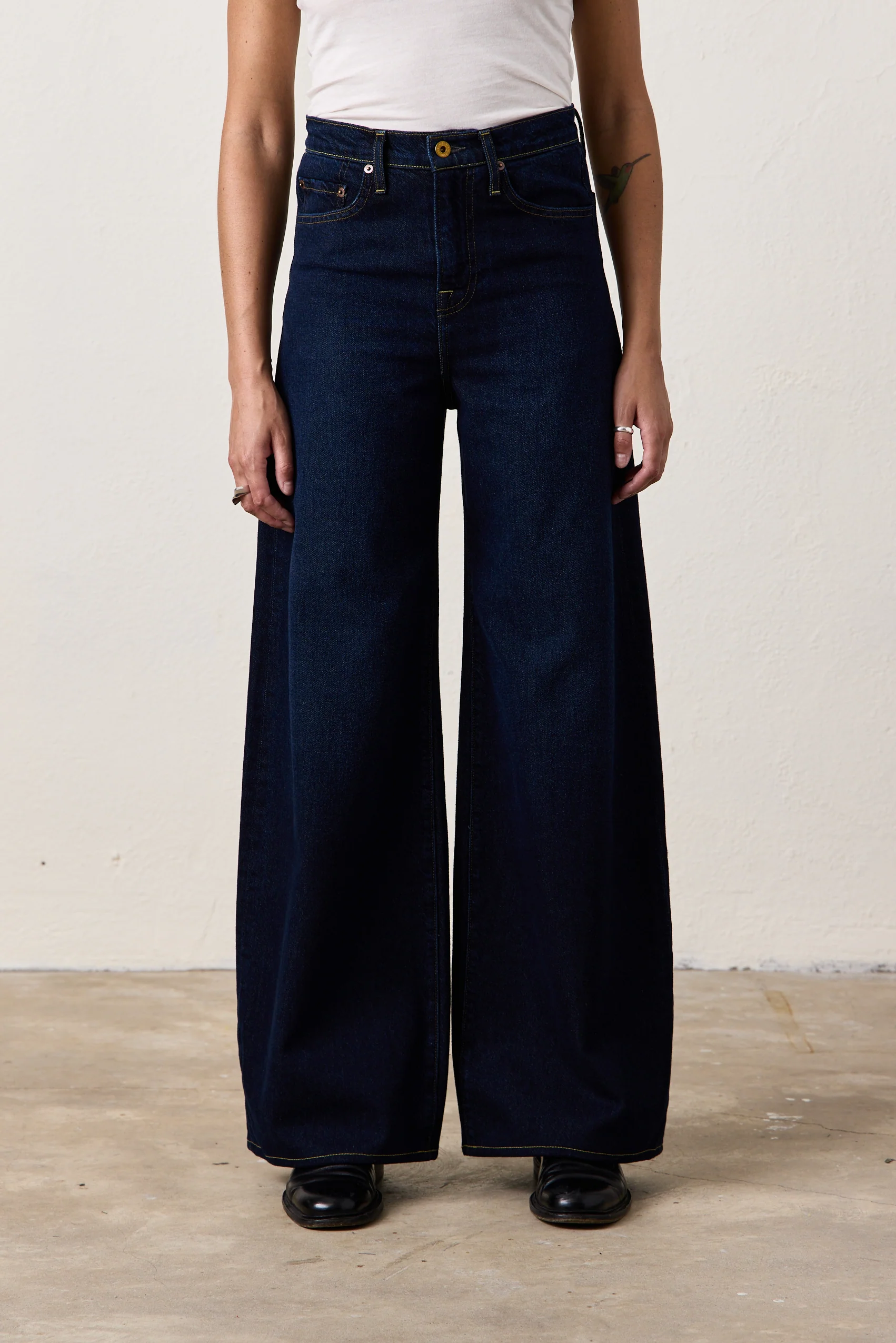 DELTA HIGH WAIST WIDE LEG JEAN / OVERCAST WASH - Renuaun