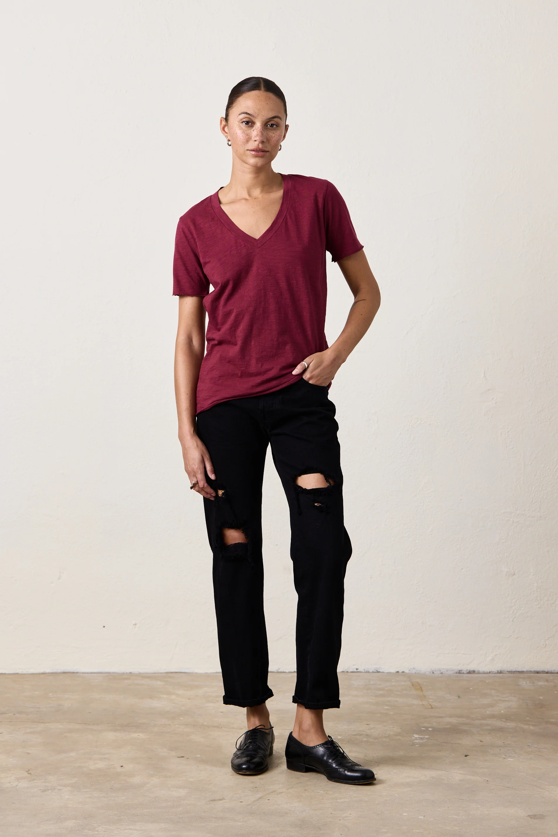CORA RELAXED SLUB JERSEY V-NECK TEE / DARK CHERRY - Renuaun