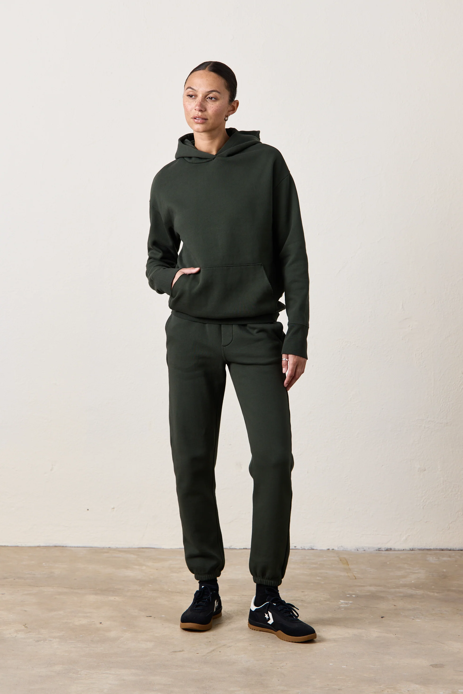 ELLIS RELAXED COZY FLEECE HOODY / DARK OLIVE - Renuaun