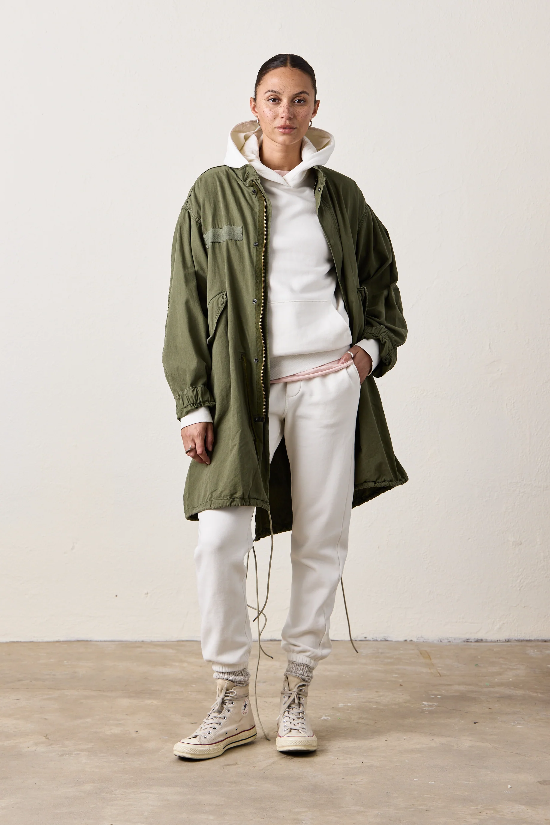 ELLIS RELAXED COZY FLEECE HOODY / SOFT WHITE - Renuaun