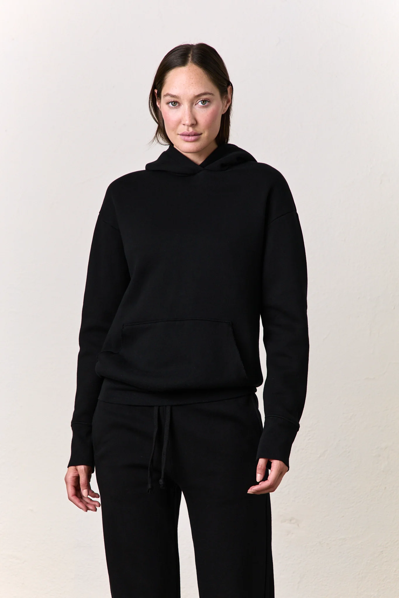 ELLIS RELAXED COZY FLEECE HOODY / BLACK - Renuaun