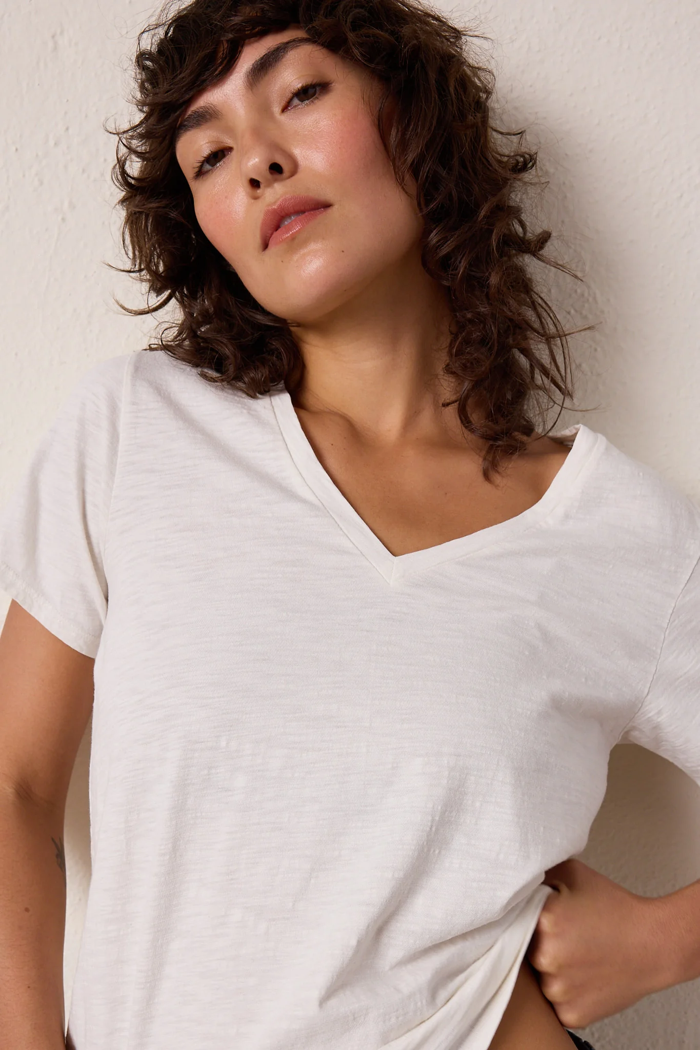NSF Layla Relaxed V Neck Slub Jersey Tee - Soft White - Renuaun