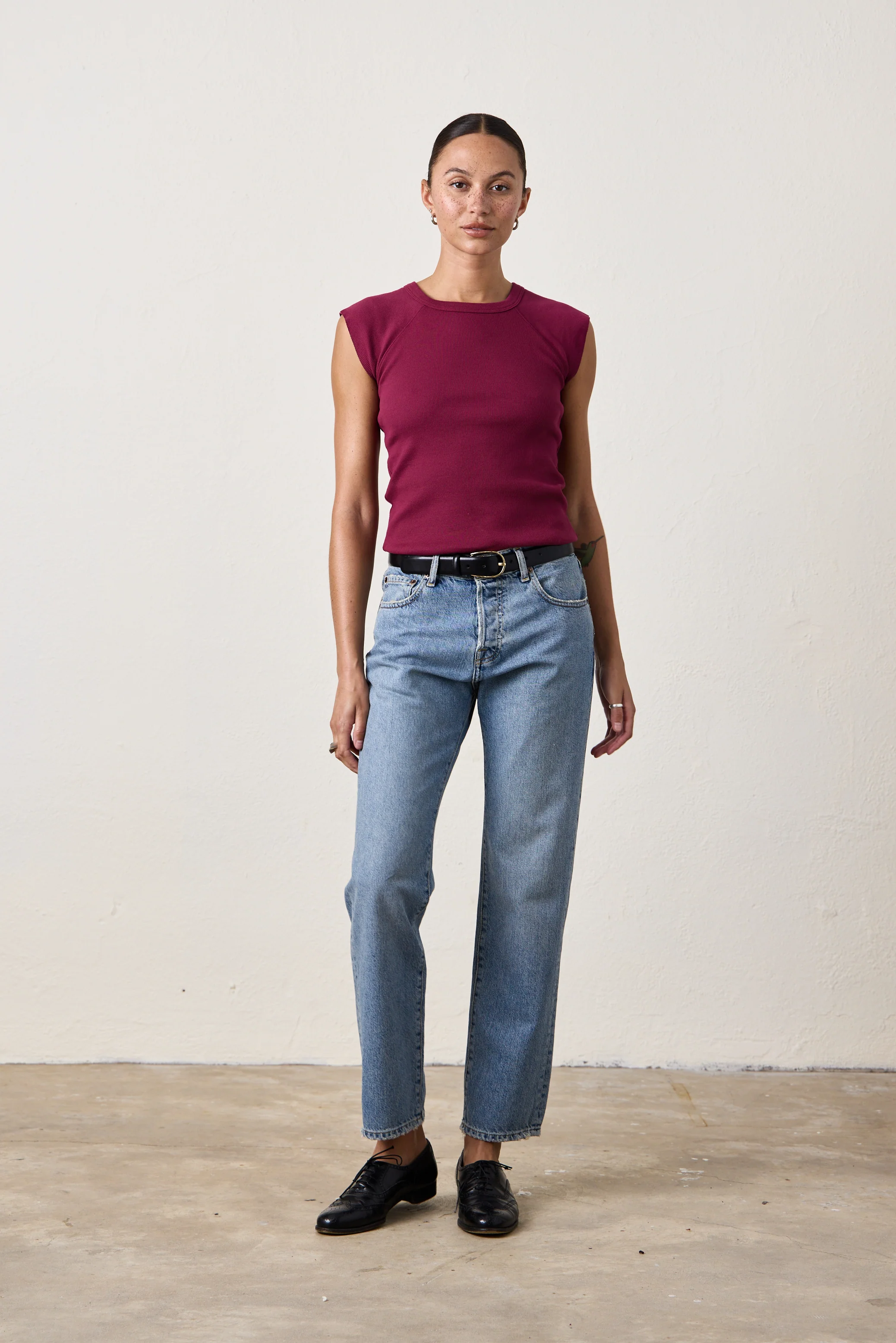CHLOE FITTED RIB TEE / DARK CHERRY - Renuaun