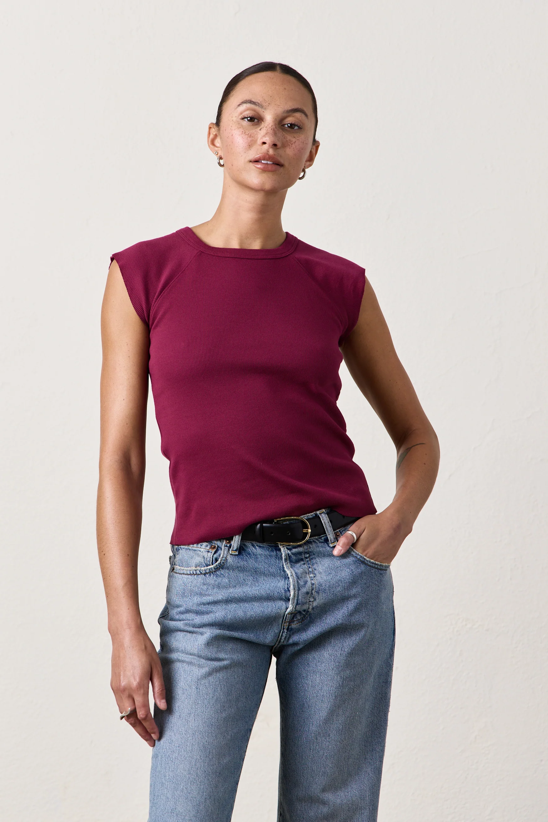 CHLOE FITTED RIB TEE / DARK CHERRY - Renuaun